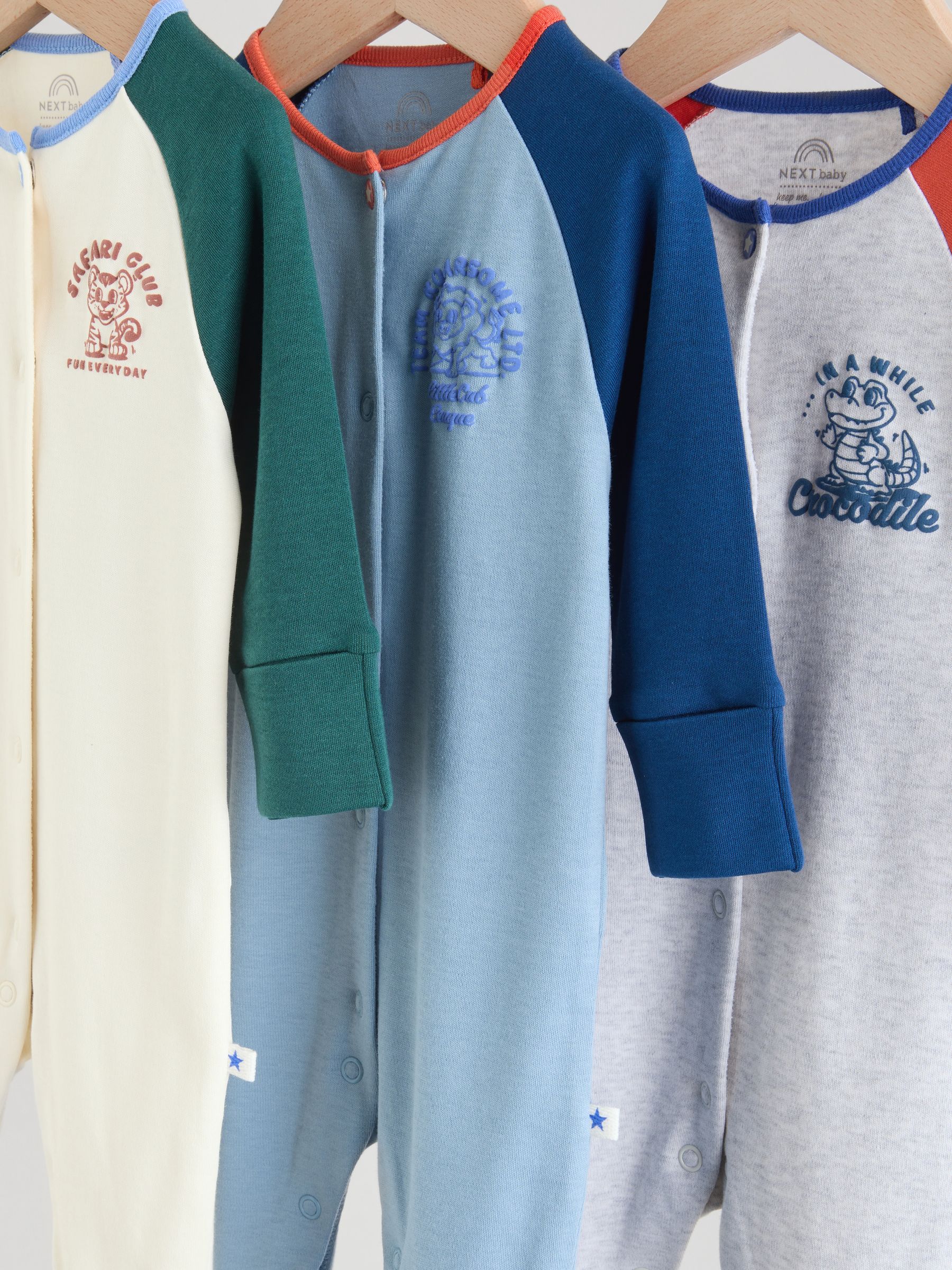 Meerkleurig collegesportstijl - Verpakking van 3 babypyjama's (0 mnd-3 jr)