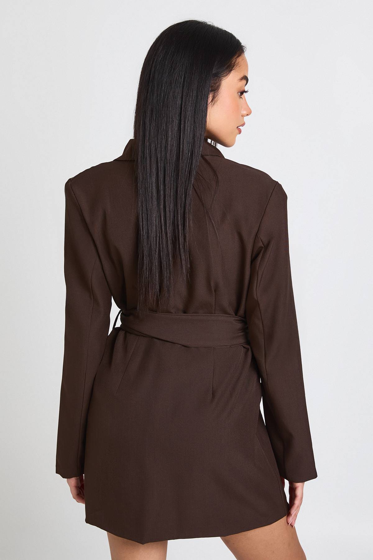 boohoo Robe Blazer Cintrée avec Ceinture Obi