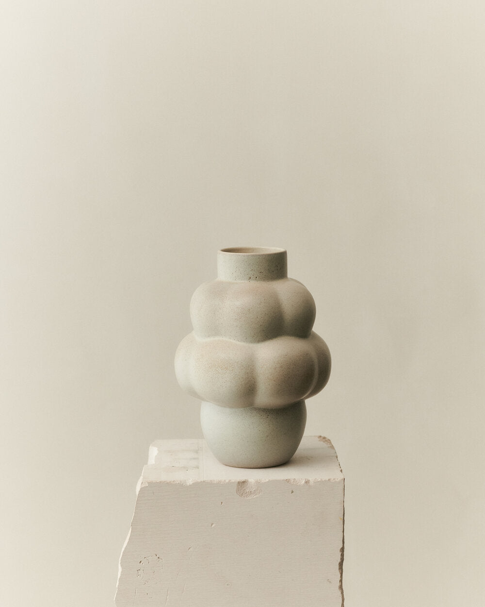 Louise Roe  Balloon Petite Vase 04, Vintage Glaze - H18 cm.