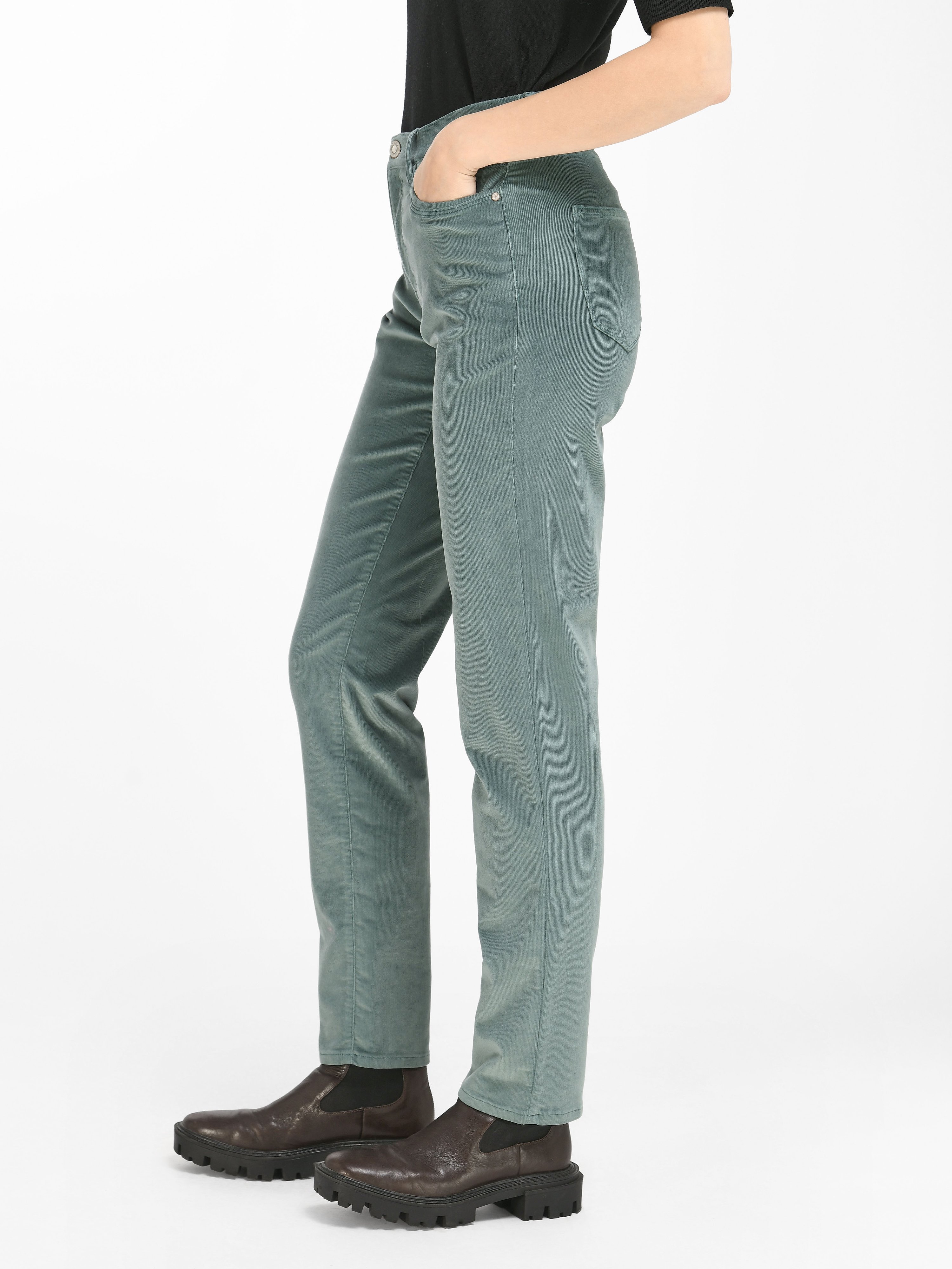 Feminine Fit-Feincord-Hose Modell Carola