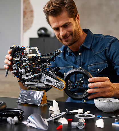 LEGO? Technic - BMW M 1000 RR 42130 - 1921 Dele