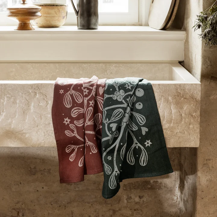 Ferm Living - Mistletoe Geschirrtuch, dark green