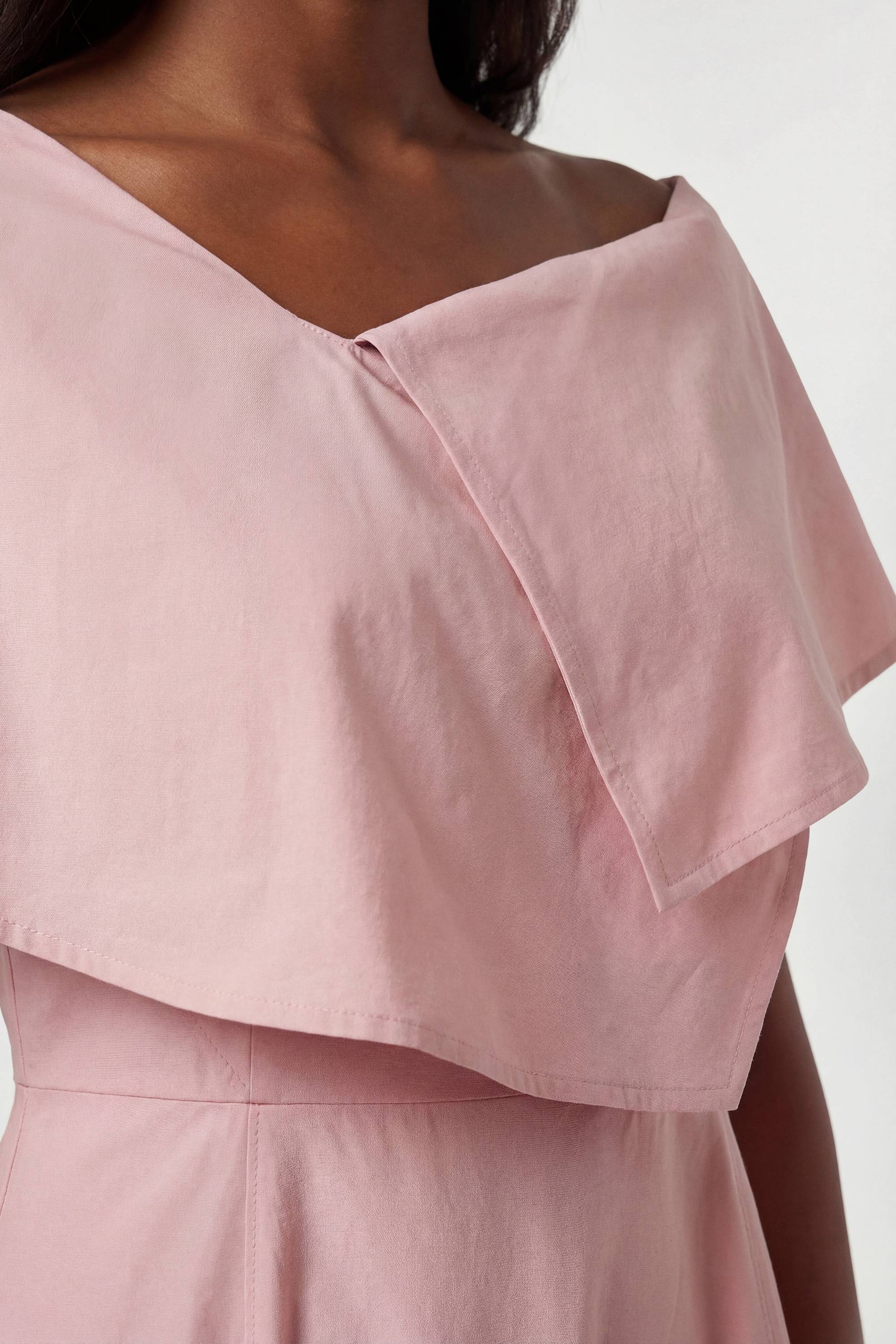 KarenMillen Robe Midi Premium En Viscose Lin À Col Asymétrique Et Jupe Ample Ajustée