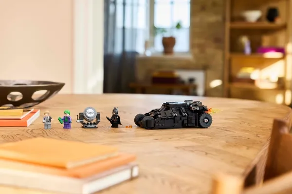 LEGO Super Heroes DC 76303 Batmans™ Tumbler mod Two-Face™ og Jokeren