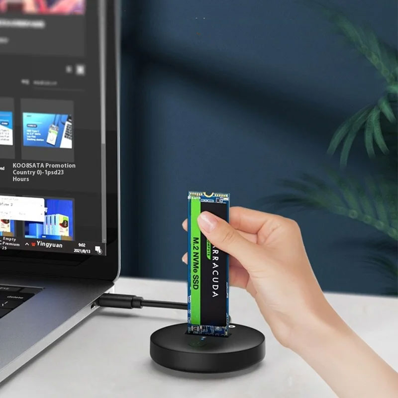 USB-C SATA Docking Station Kartenlesegerät Card Reader für M.2 NVME SSD (10Gbit/s) - Schwarz