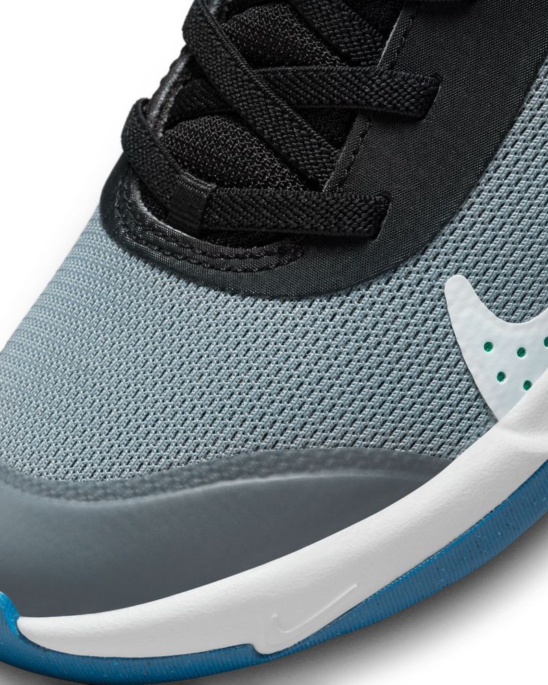 Chaussures Nike Omni Multi-Court Noir & Gris pour enfant