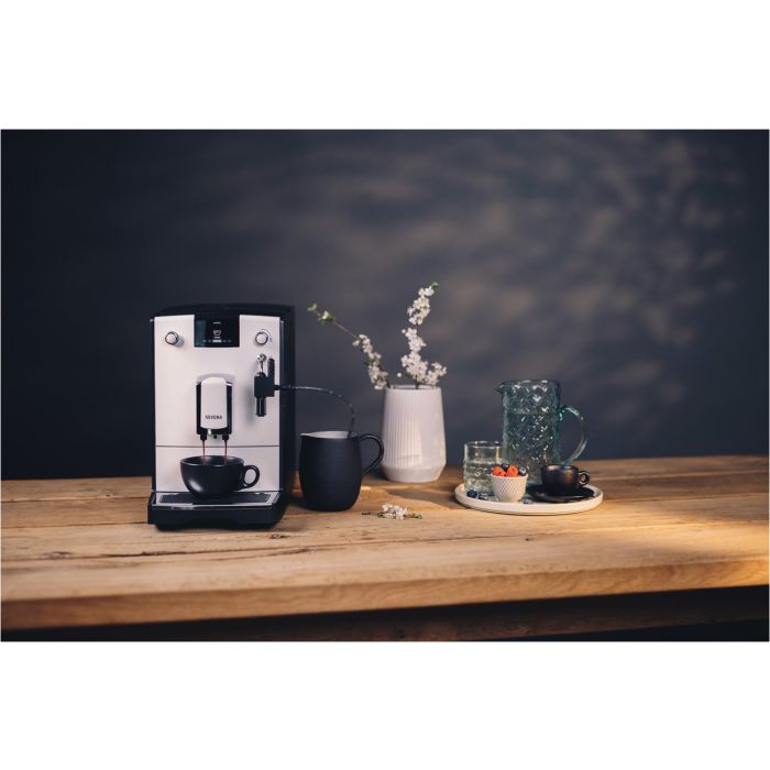 Nivona Kaffeevollautomat CafeRomatica NICR 560 // 1kg Nivona Kaffee gratis