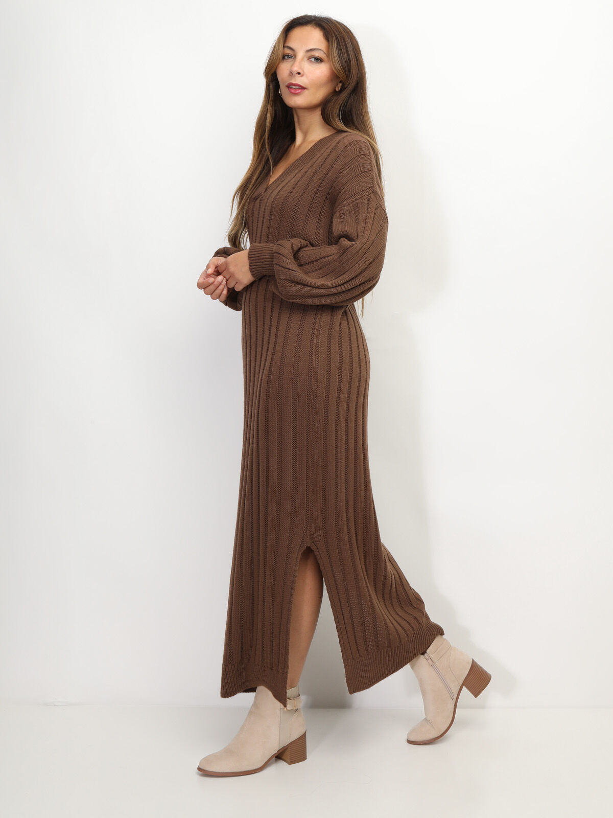Robe en maille côtelée à fentes- Marron