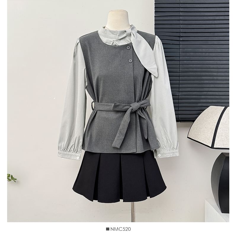 Lemongrass - Tweedelige losse blouse met strikhals en sjerp