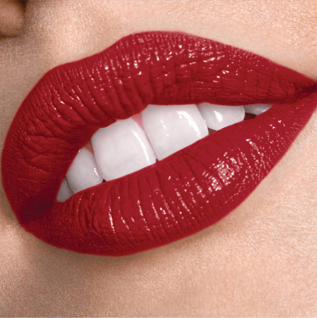 kleur is veel donkerder.SuperStay 24HRS lippenstift - 542 Cherry Pie