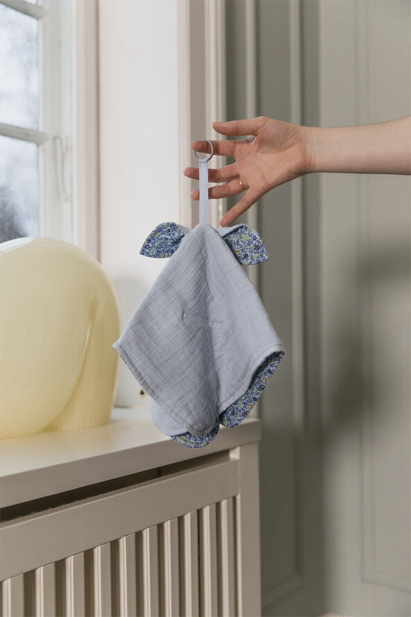 BIBS BIBS x Liberty Cuddle Cloth Kangaroo Eloise Blush Blush
