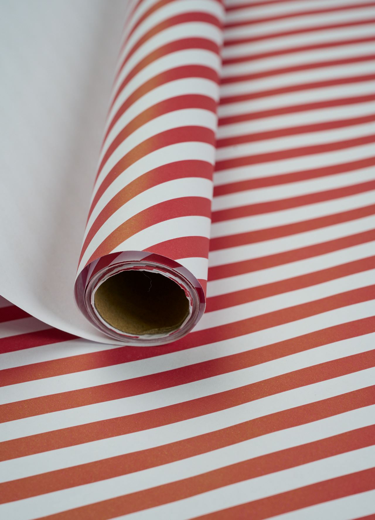 Gavepapir multi rød - 70x300 cm