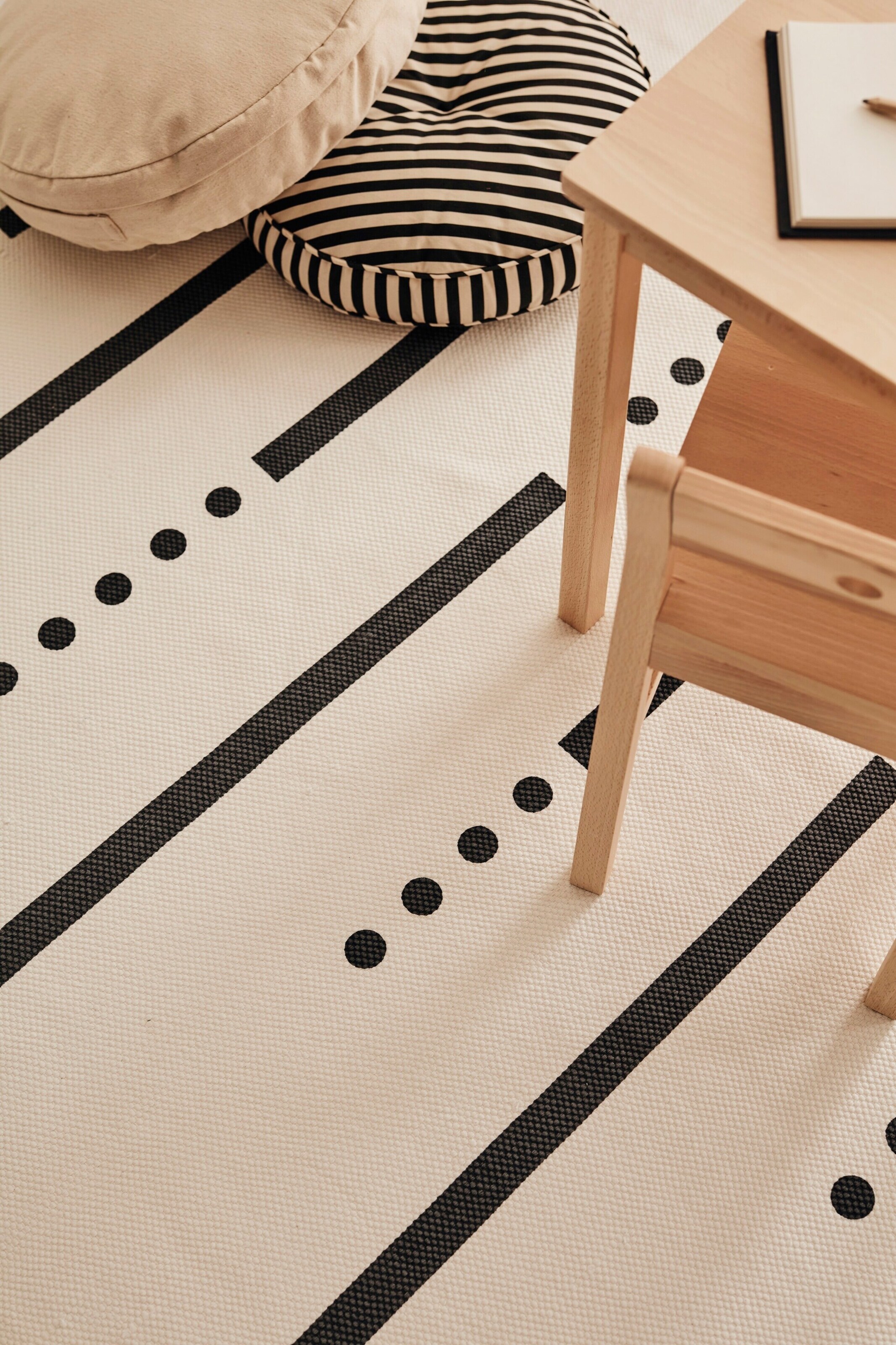 Kids Concept Teppich Linien