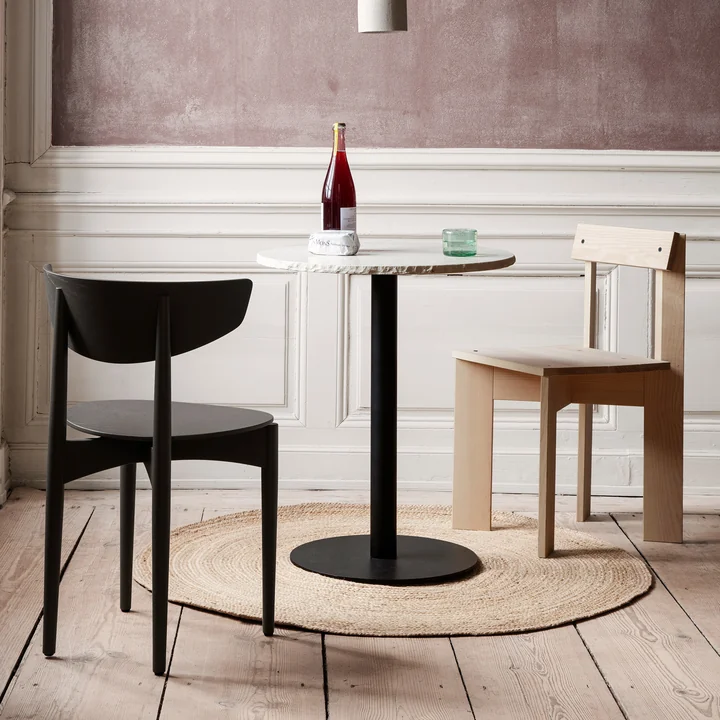 Ferm Living - Mineral Bistrotisch Marmor Ø 60 cm, weiss / schwarz