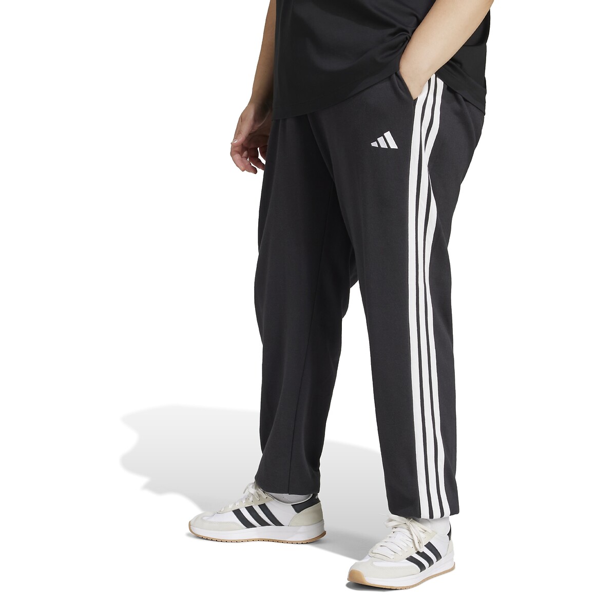 ROUPAS ESPORTIVAS ADIDAS<br>Calça Esportiva Essentials com 3 Listras (Tamanhos Plus)