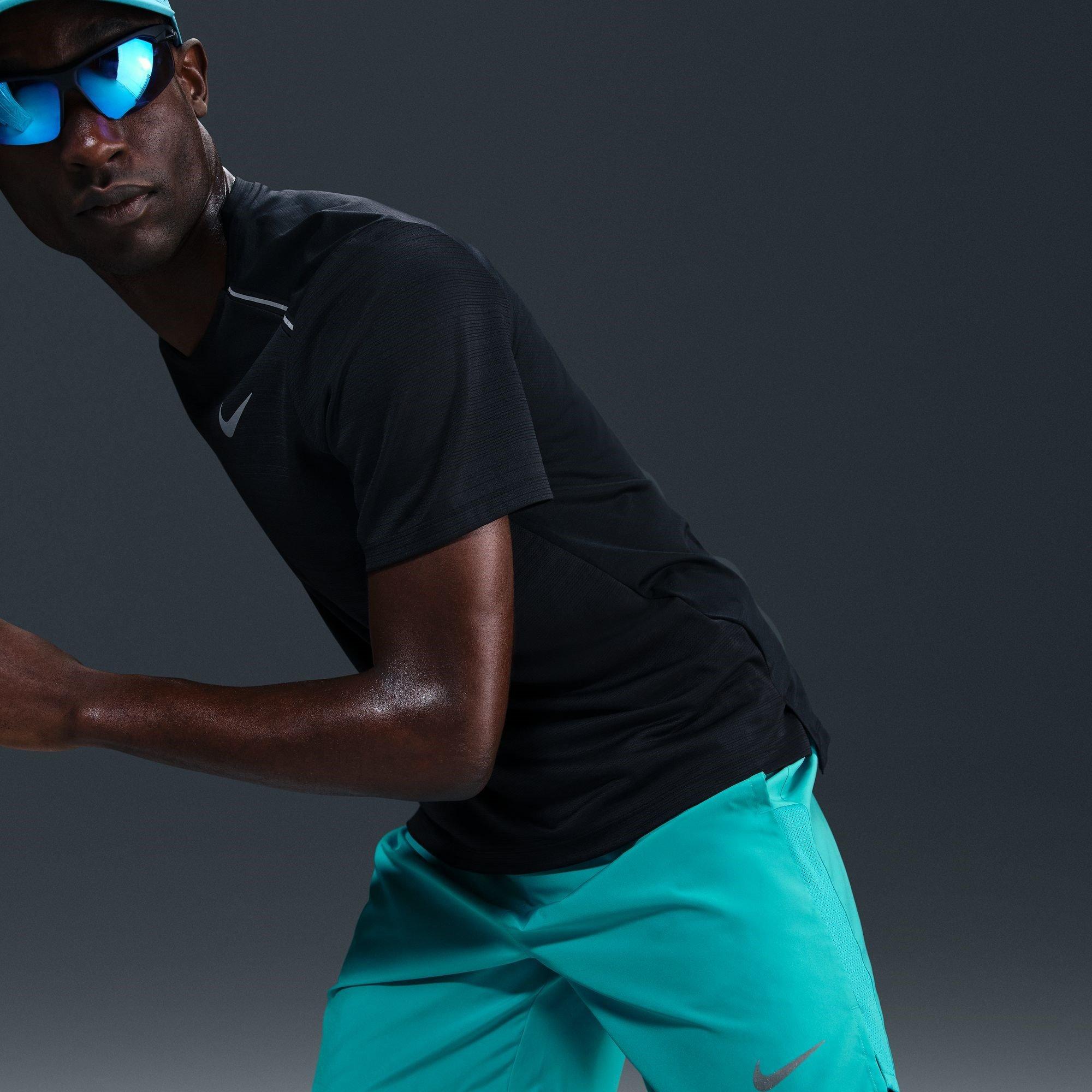 Nike Dri FIT Challenger Mens 7 Unlined Versatile Shorts
