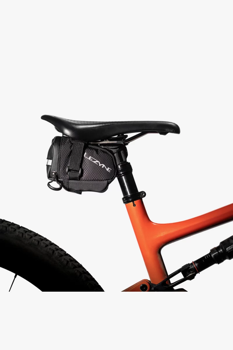 Lezyne M-Caddy Loaded Satteltasche + Werkzeug Set