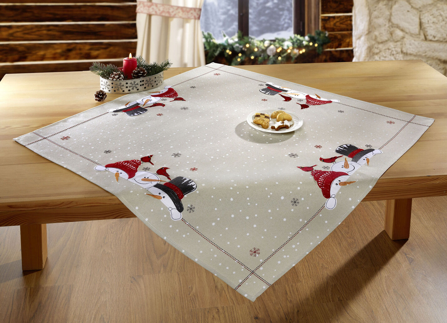 Zauberhafte Tisch- und Raumdekoration mit Schneemann-Motiven