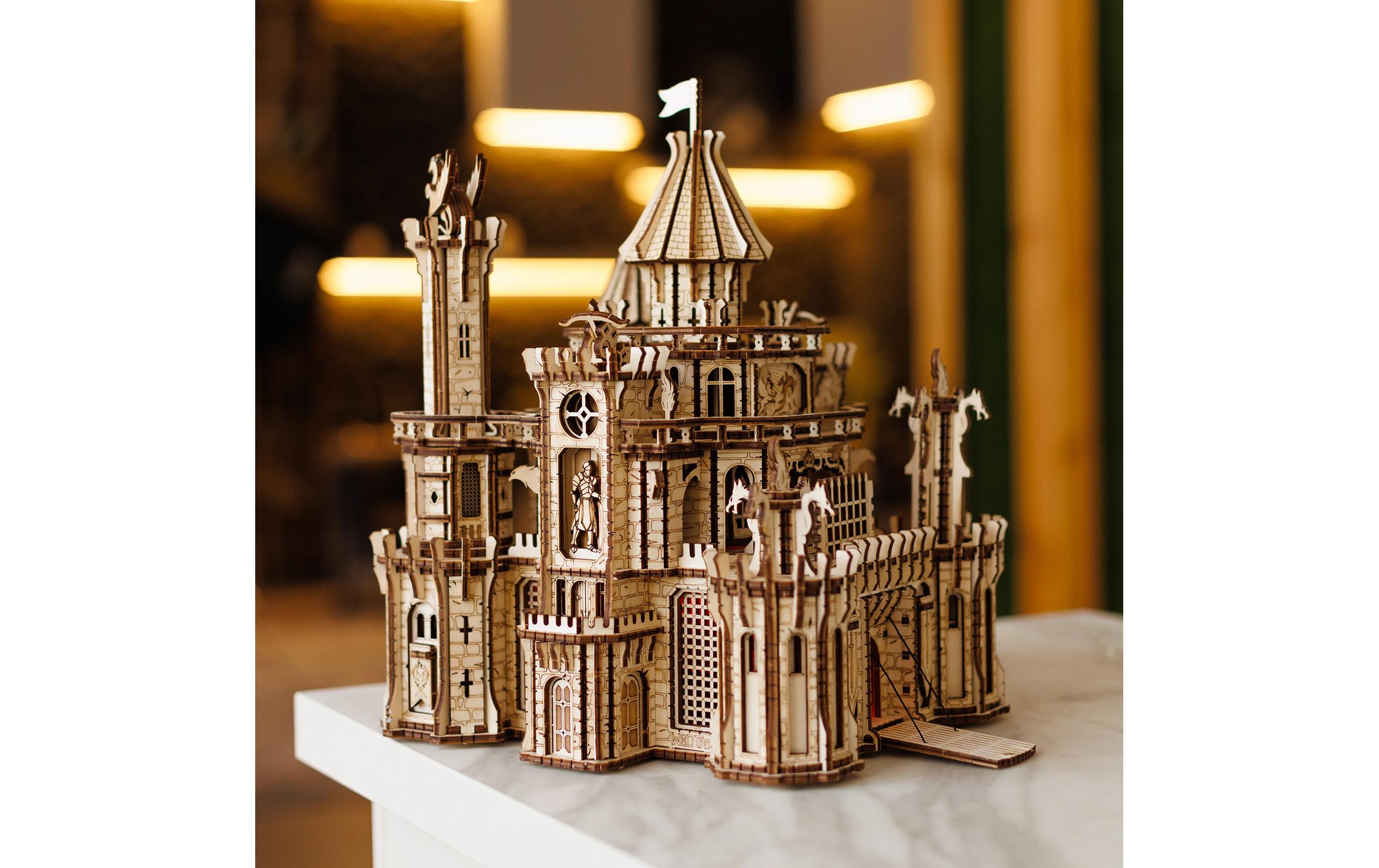 Bausatz Drachenburg<br>Burg 3D Holzbausatz mit Beleuchtung