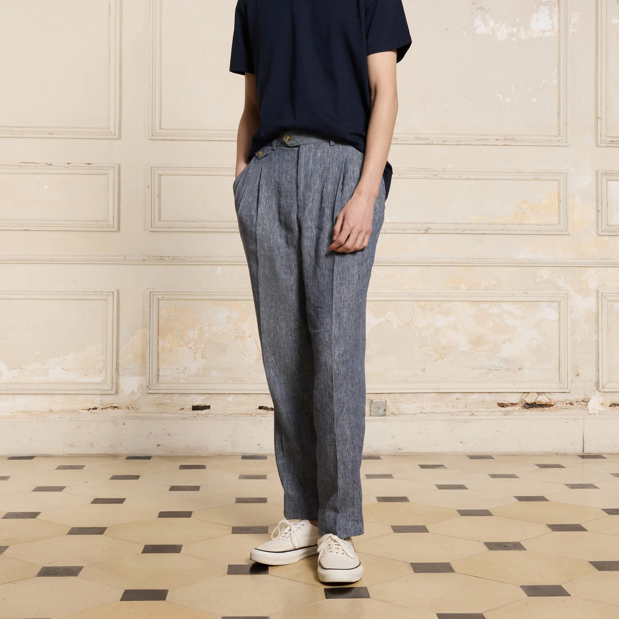 Double-pleated trousers in heather blue linen and cotton