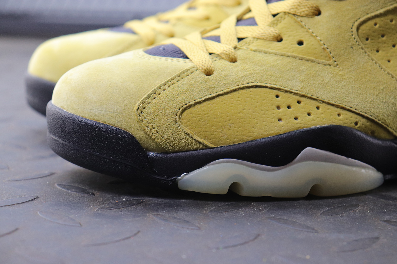 Jordan 6 Retro Travis Scott Yellow Friends & Family