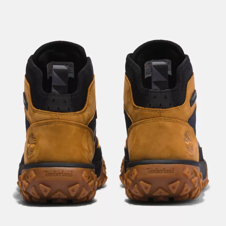 Bota de caminhada Greenstride Motion 6 para homens na cor amarela.