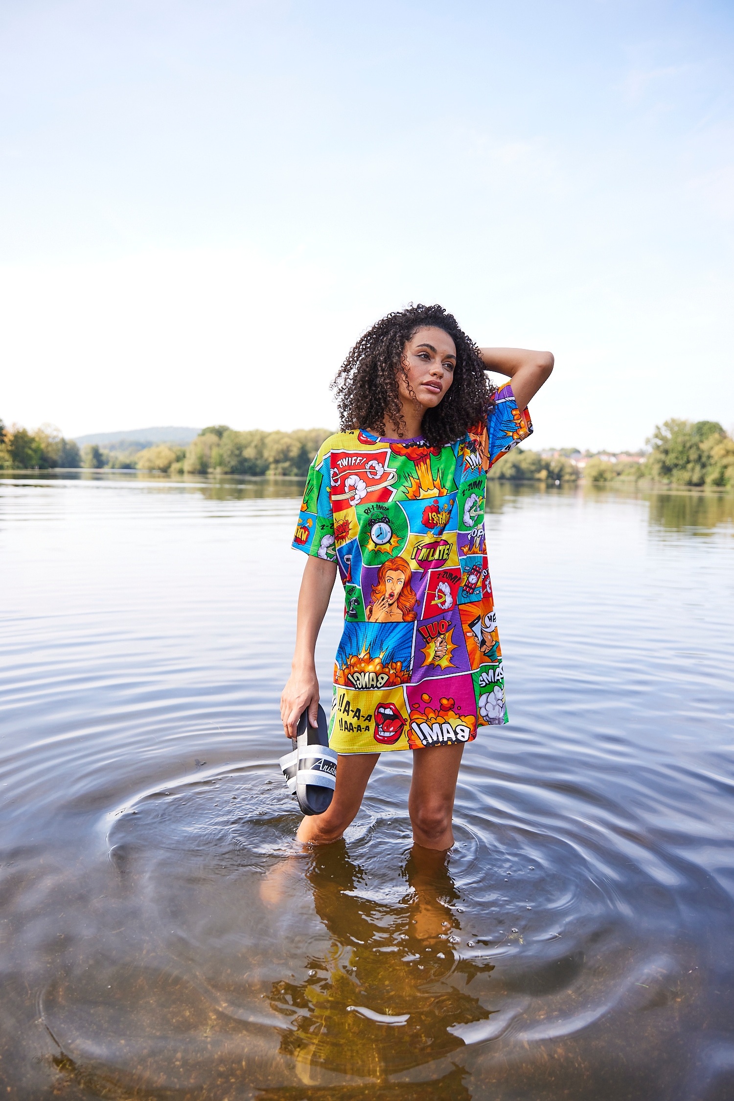 Aniston CASUAL Minikleid mit coolen Comic-Drucken