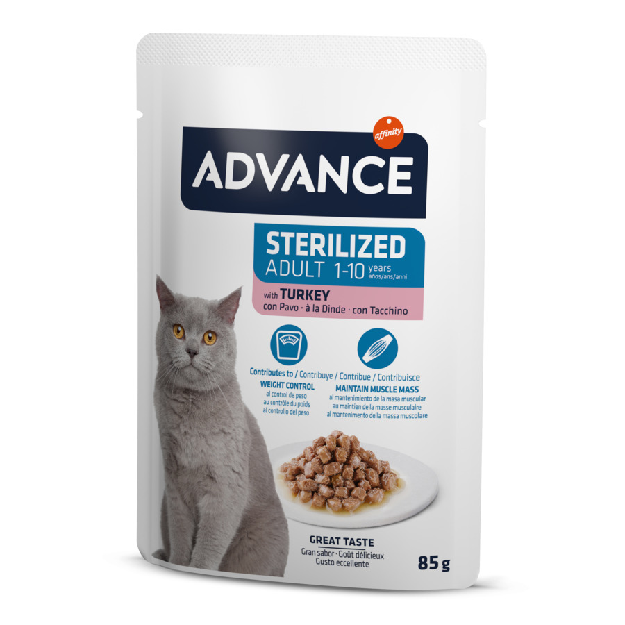 Sachê de 85 g de peru esterilizado Advance Adult em molho para gatos.