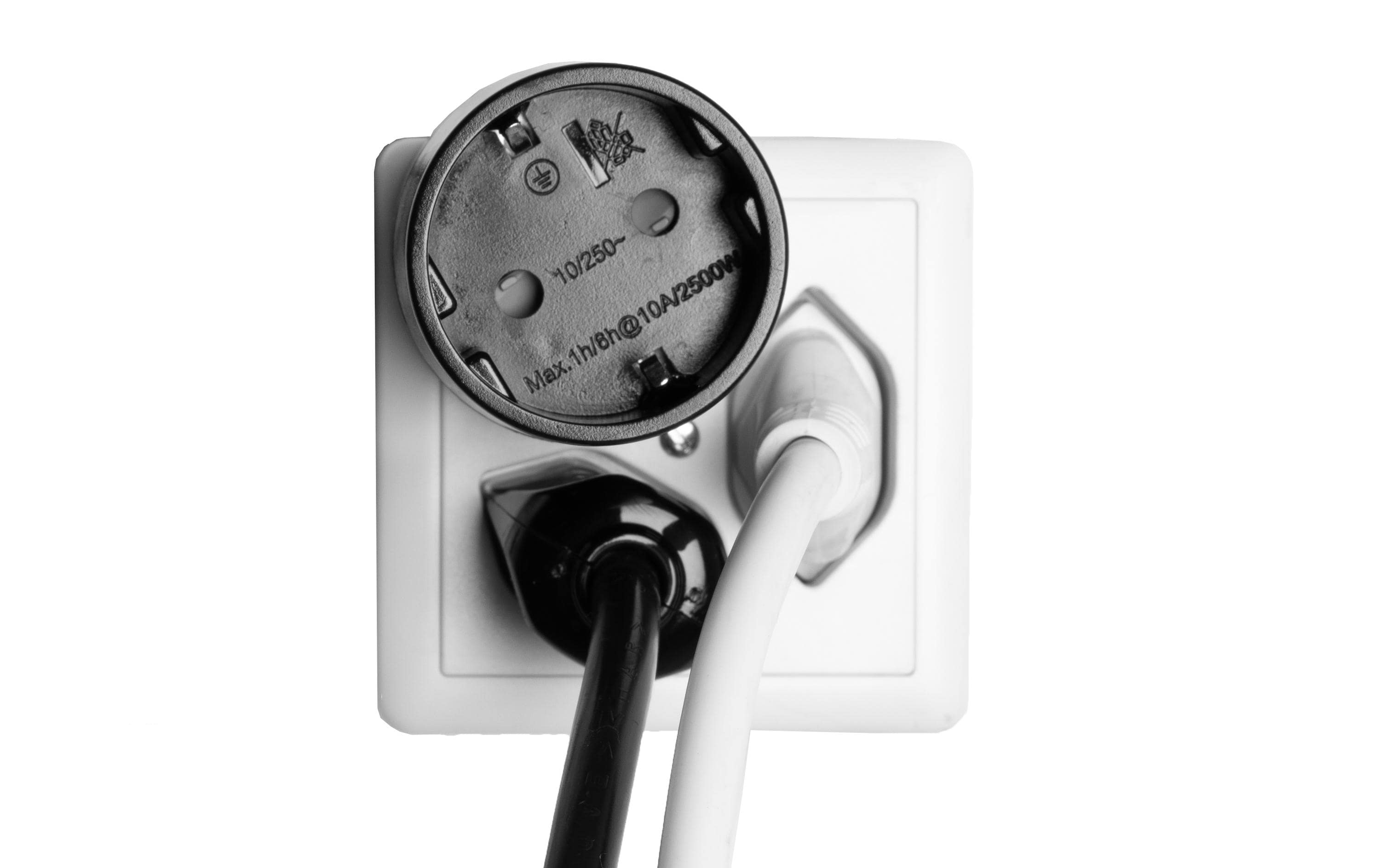 Reiseadapter Schuko – CHAdapter zum verwenden von EU-Geräten an Schweizer Steckdosen