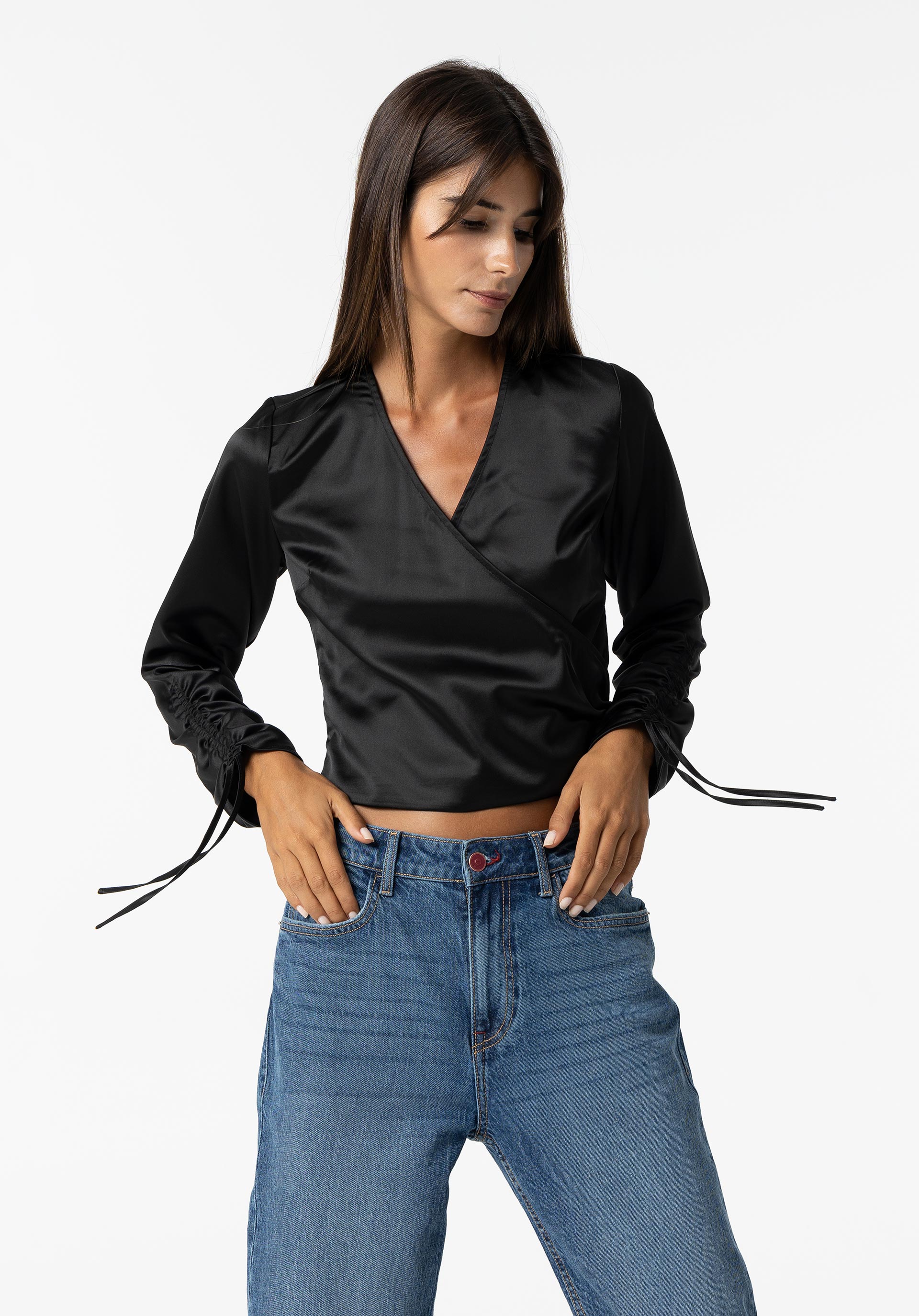 Blusa Cruzada Acetinada