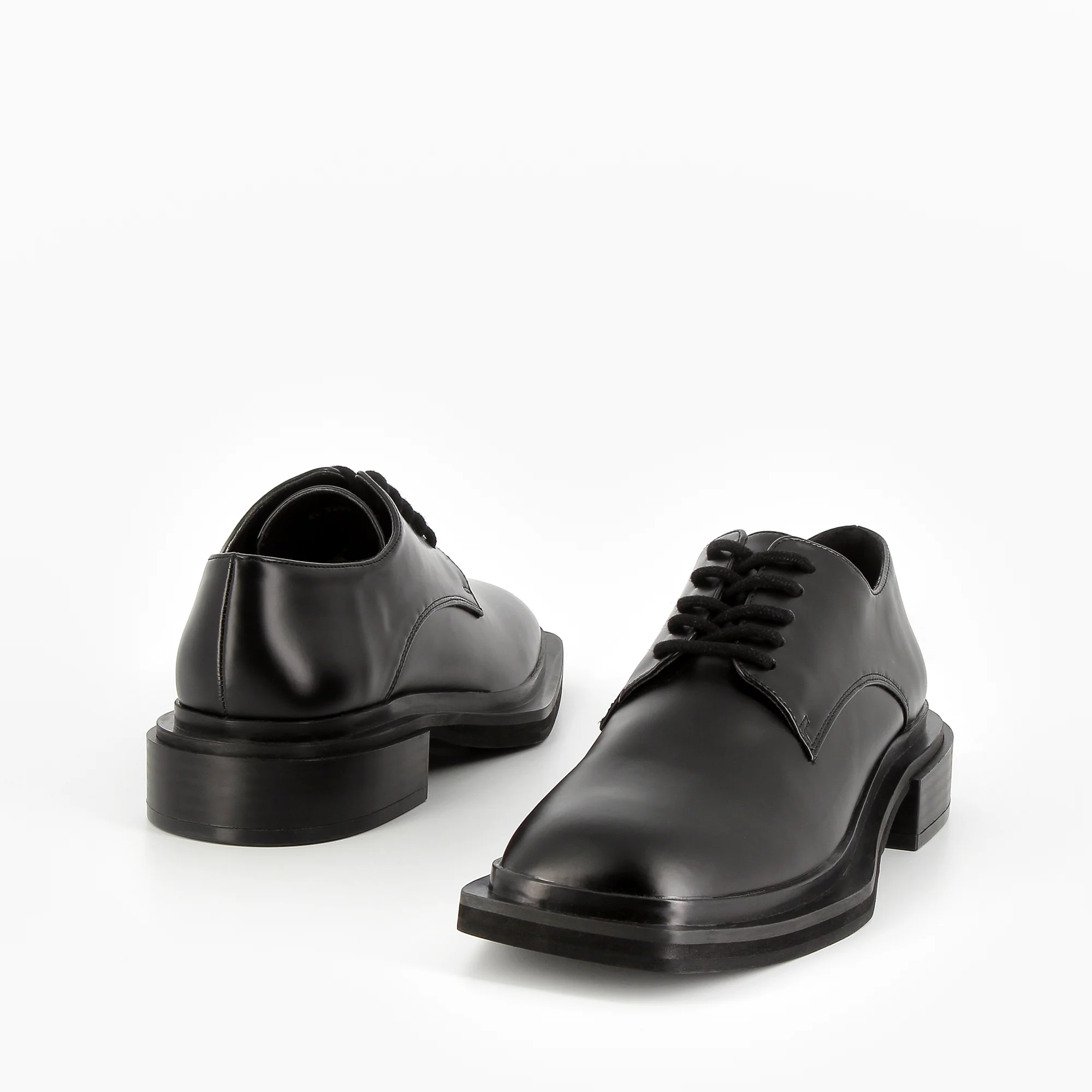 Mocassins, Derbies, Ballerines-Derbies Leona noires à semelle carrée