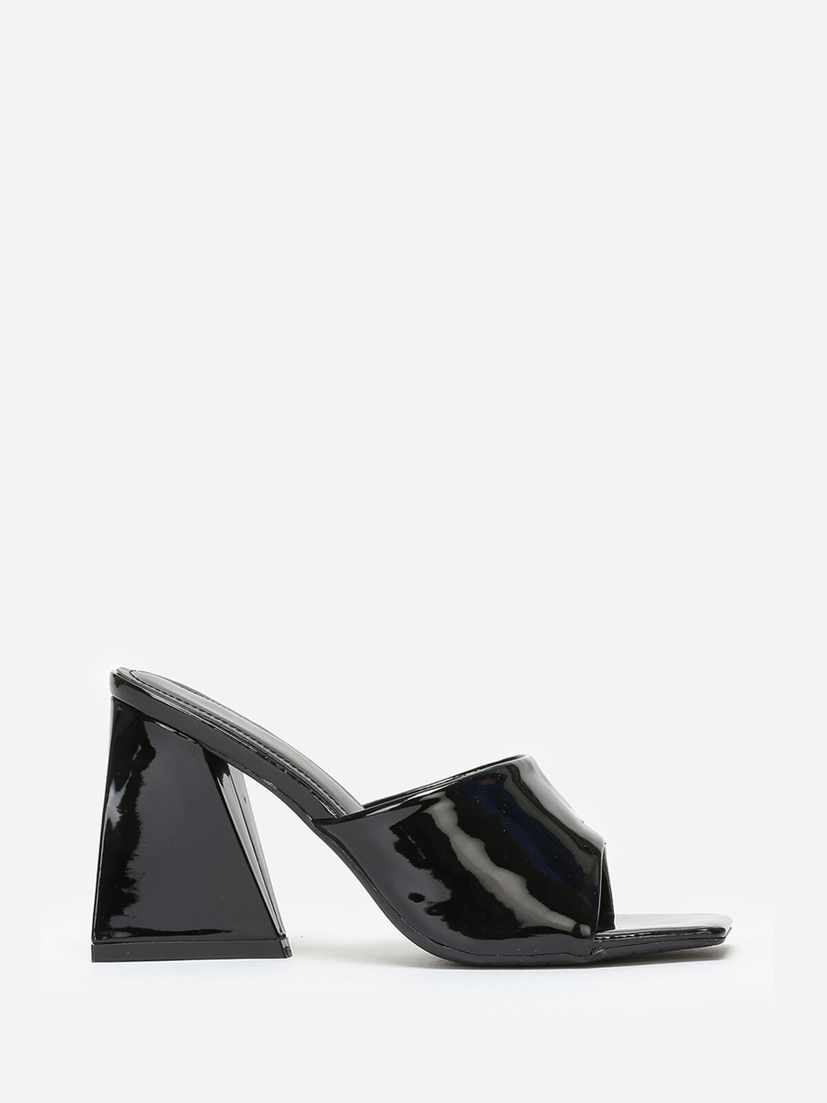 Mules vernies à talon en triangle- Noir