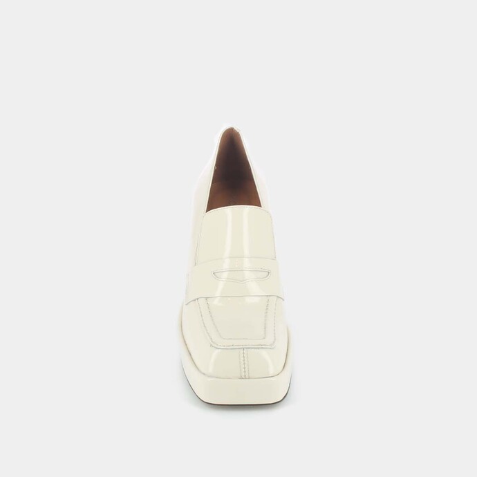 Mocassins à talons  en vernis écru