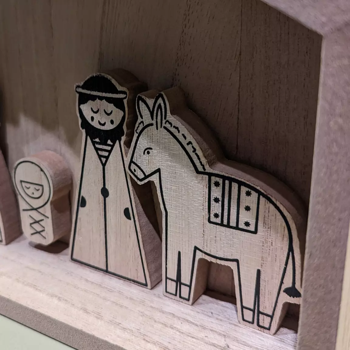 Petite crèche de Noël en bois (H27 cm) Sainte-Marceline