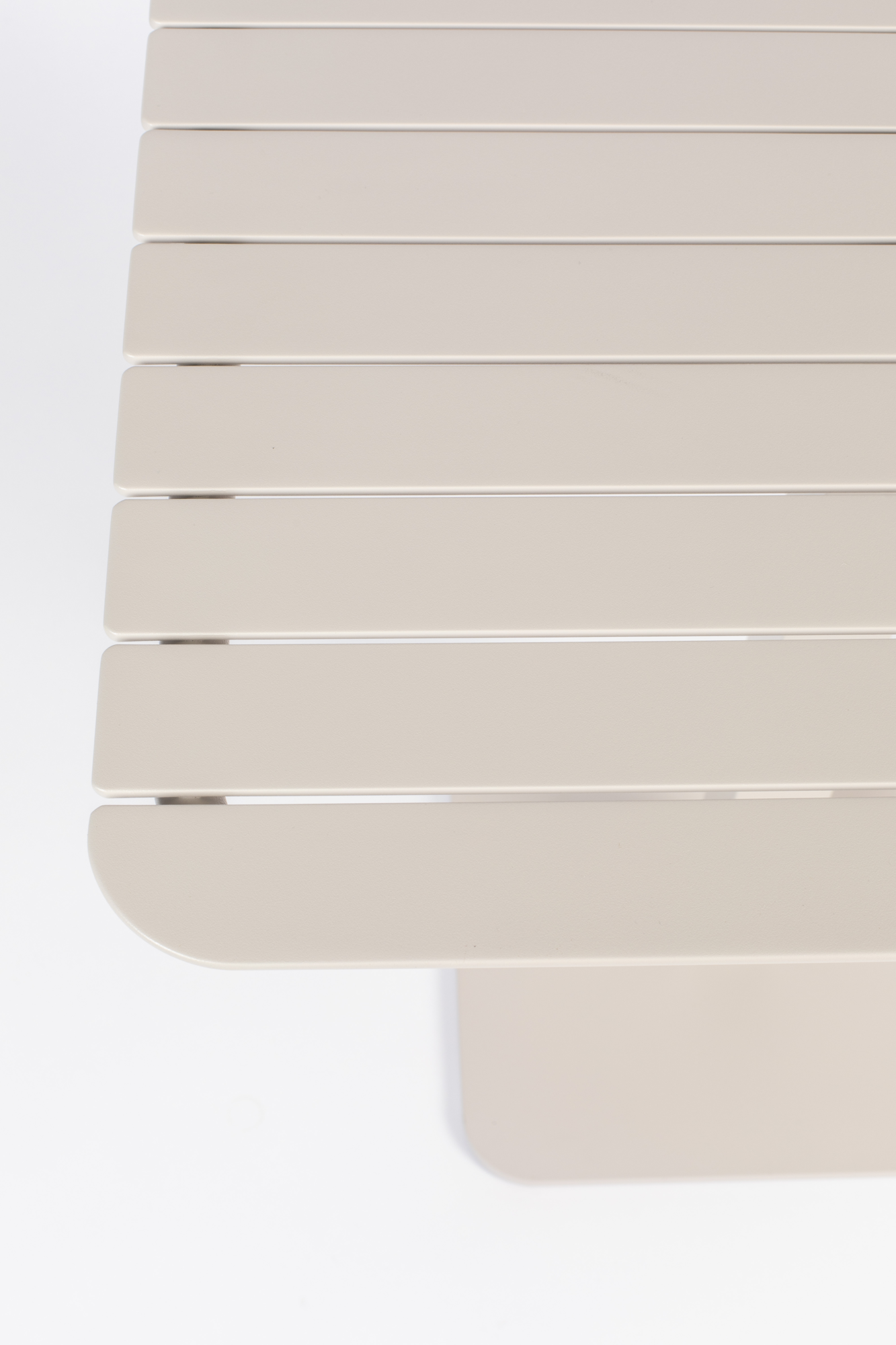 Zuiver garden bistro tafel Vondel Zuiver Vondel Garden bistro tafel beige