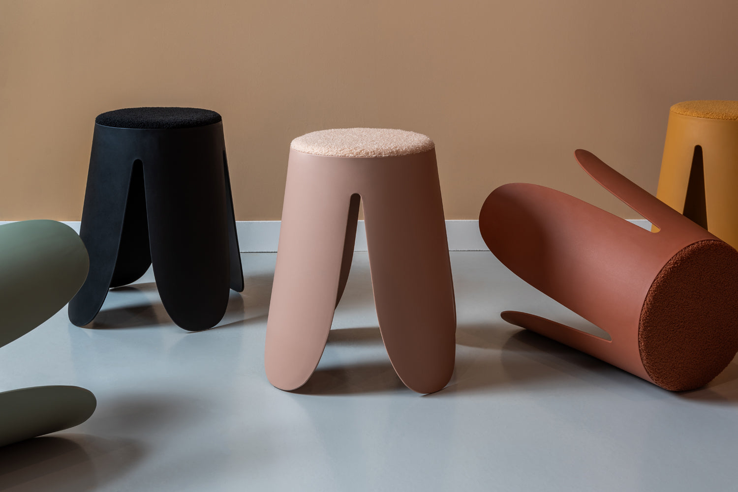 Leitmotiv - Stool Savor