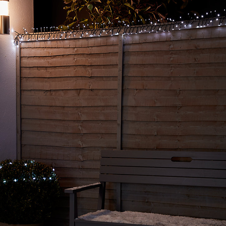 Guirlande lumineuse LED intérieure et extérieure blanc froid câble vert 8 fonctions 37,5 m