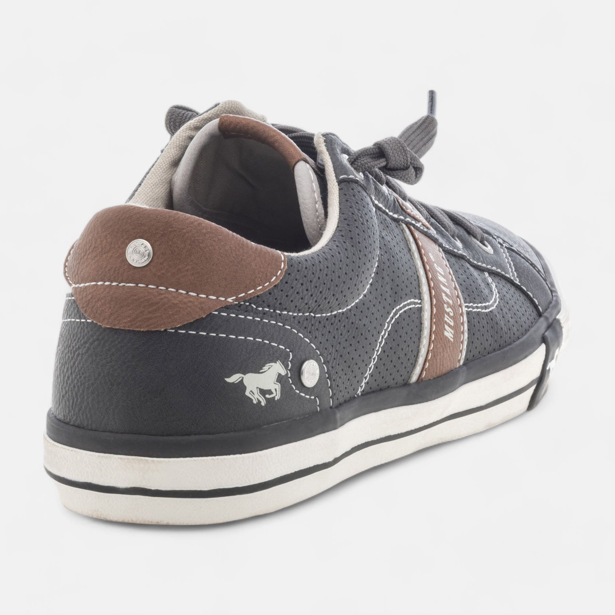 Baskets basses Homme noir