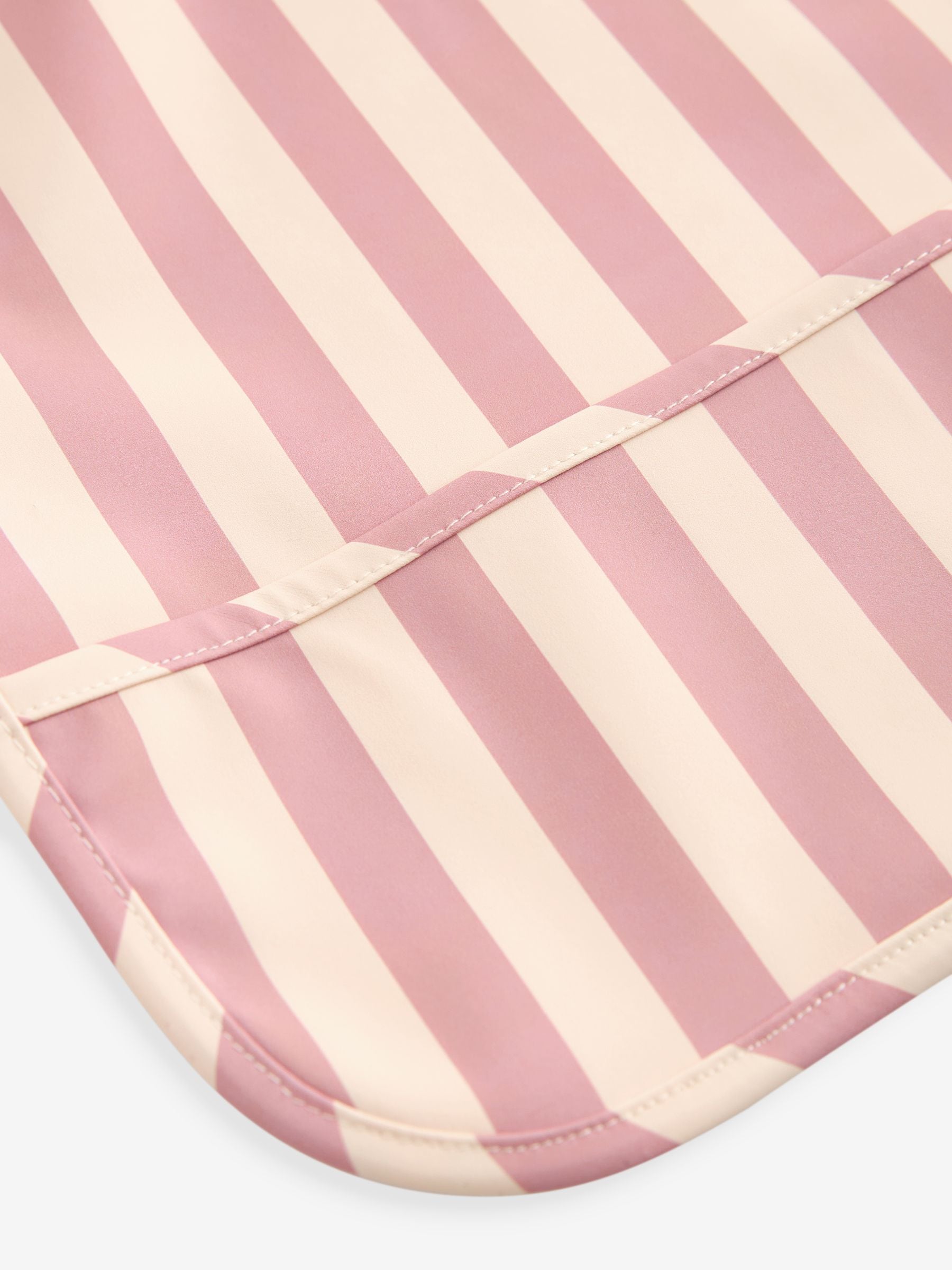 Roze - Slabbetje met mouwen voor spenen en voeden