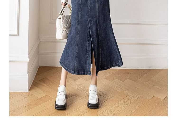 Cassidy - Midi-rok met hoge taille en split in gewassen denim