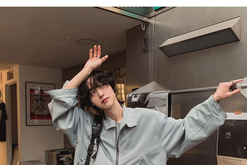 SeoulPop - Effen cropped jack met rits