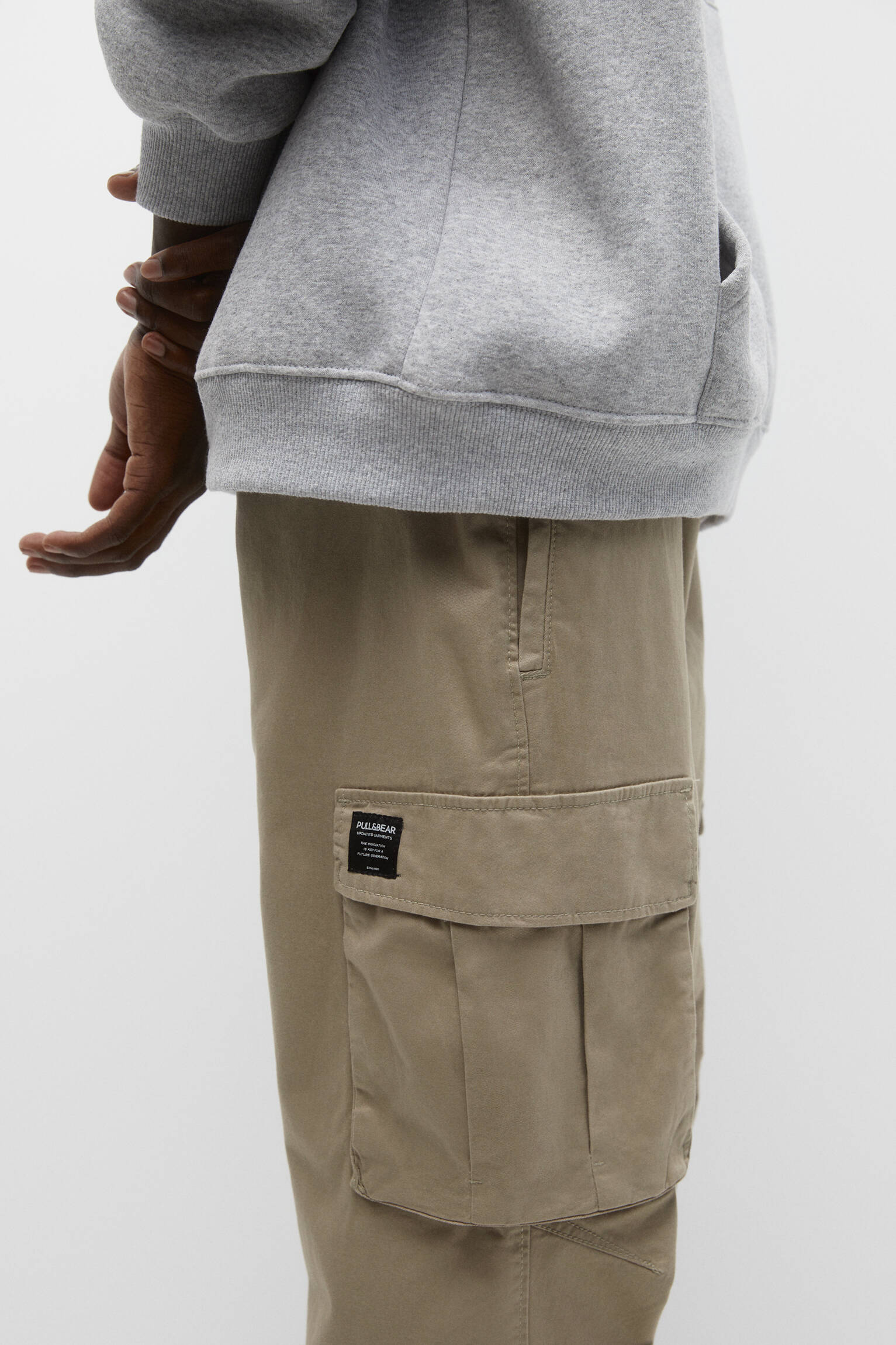 Calça jogger cargo básica - bege