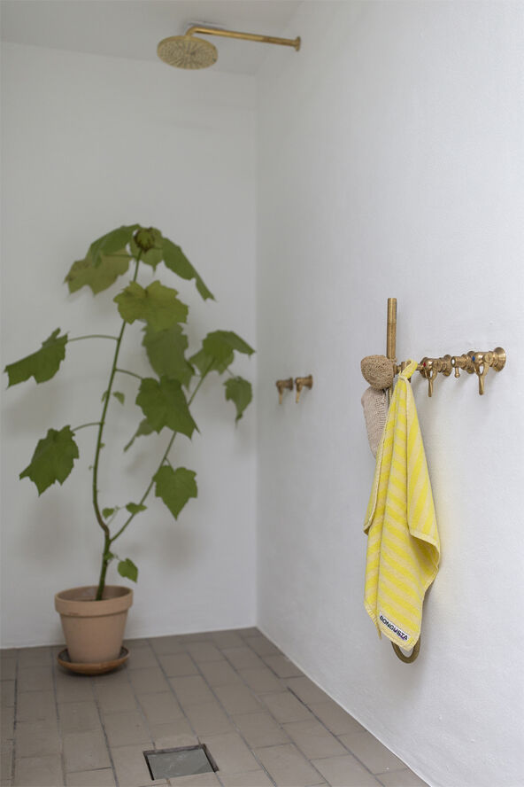 Bongusta Naram Pristine & neon yellow