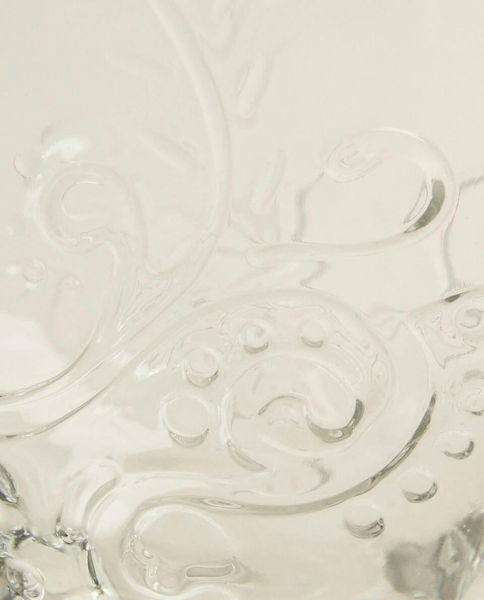 COPO DE VIDRO COM DESENHO FLORAL EM RELEVO