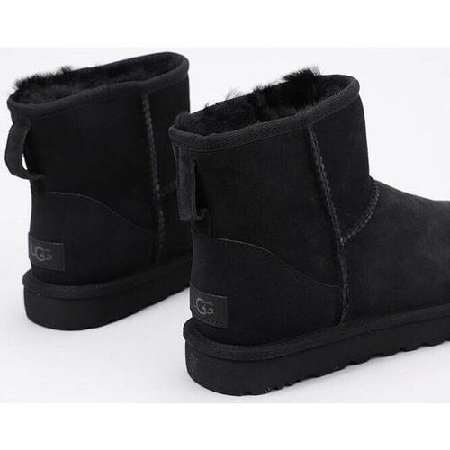 UGG - CLASSIC MINI II Negro