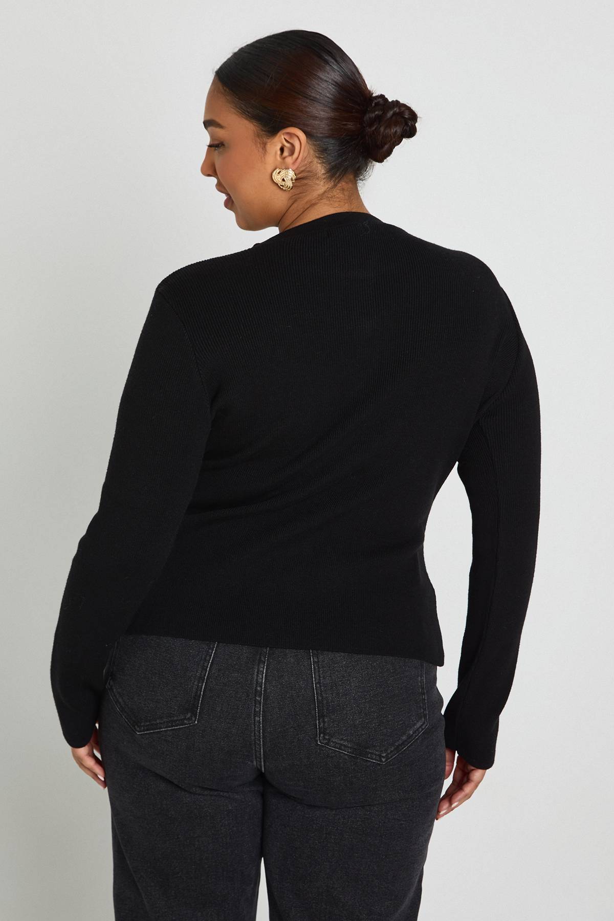 boohoo Cardigan peplum à col ras-du-cou et boutons Plus Gold