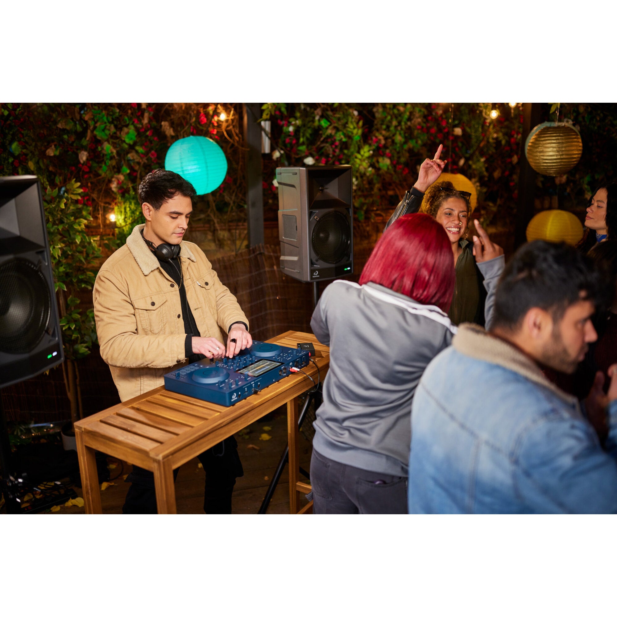 AlphaTheta Omnis-Duo all-in-one mobiel DJ-systeem