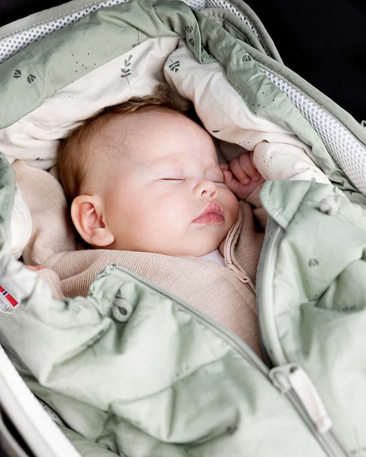 Voksi Sky Light Vognpose med forlenger 0-4 år – Vårpose