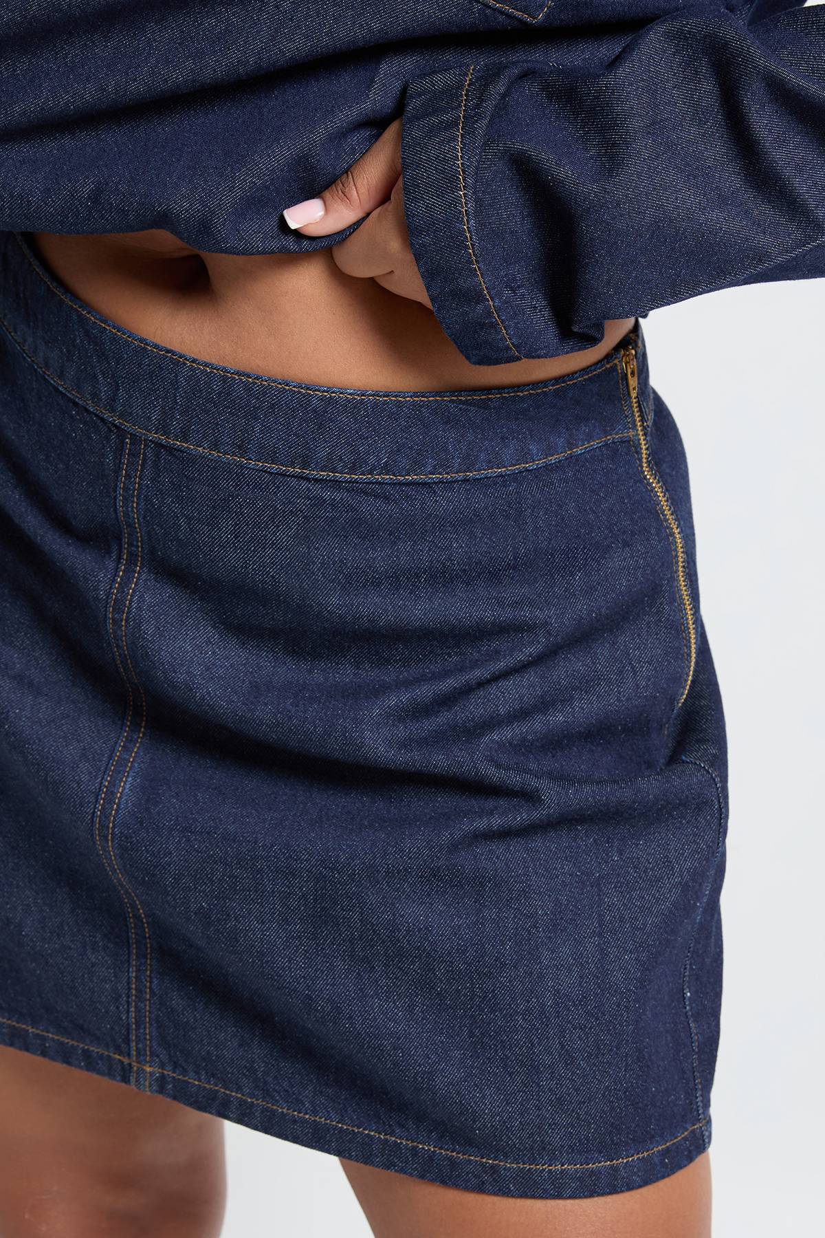 boohoo Jupe trapèze en denim grande taille
