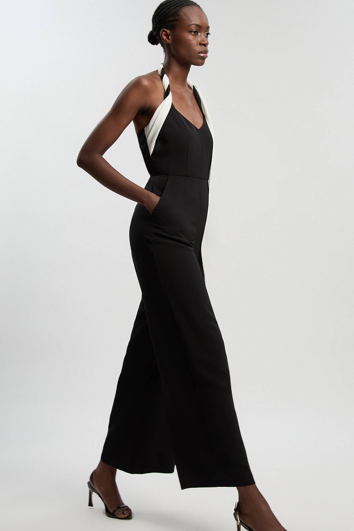 KarenMillen Combinaison Petite Taille À Encolure Licou Avec Détails Color Block Et Coupe Ajustée Douce